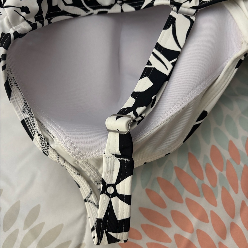 Lands' End Black and White Floral Wrap Style Tankini Top - Picture 13 of 14